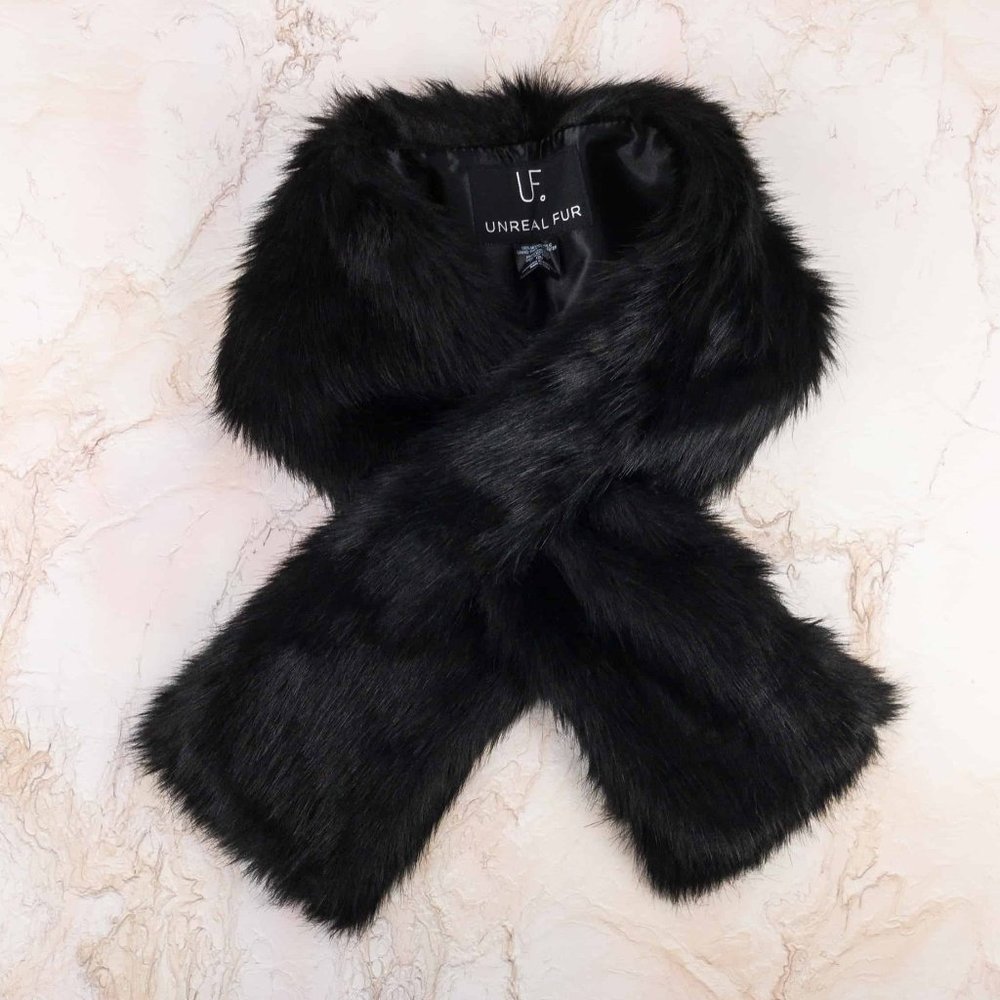 NWOT Unreal Fur Faux Fur Stole